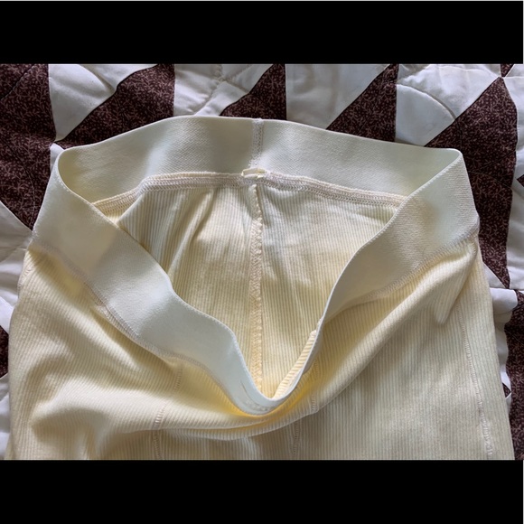 Skims Soft Collection Legging - Picture 3 of 4